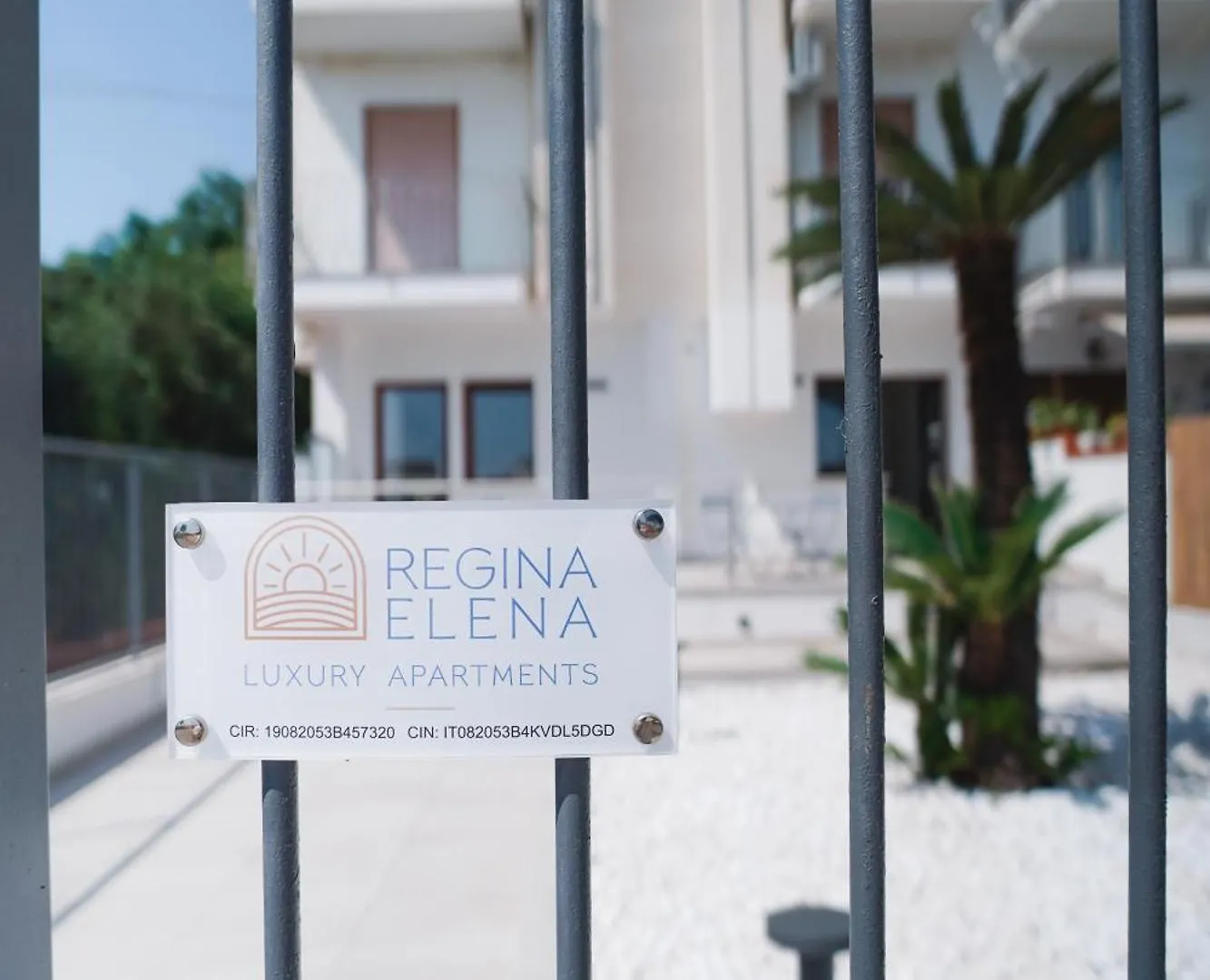 ゲストハウス Regina Elena Luxury Apartments モンデッロ